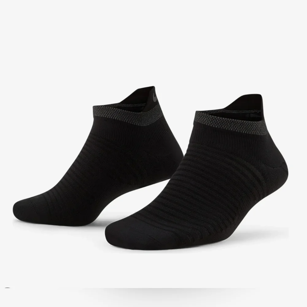 NWT Nike Unisex Spark Lightweight No Show Run Socks Black Size Small (DA359-010)